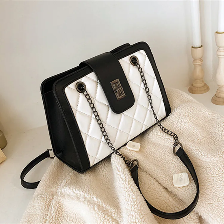 2021 hot style fashion rhombus lock PU waterproof small shoulder chain square bag women hand bag
2021 hot style fashion rhombus lock PU waterproof small shoulder chain square bag women hand bag