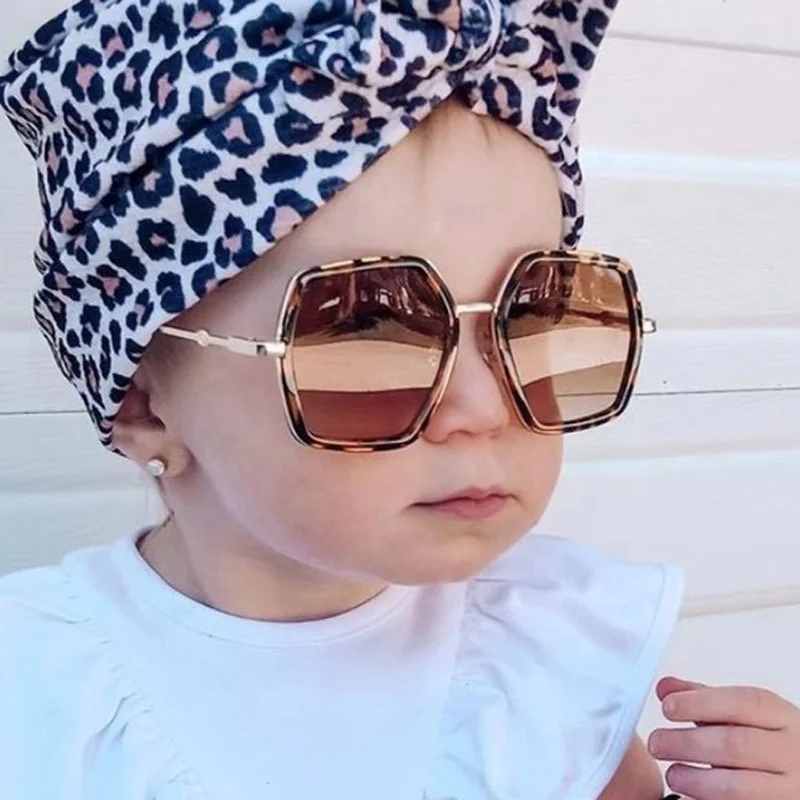 DOISYER 2021 Children's large frame street fashion girls cool sahdes metal kids sunglasses
DOISYER 2021 Children's large frame street fashion girls cool sahdes metal kids sunglasses