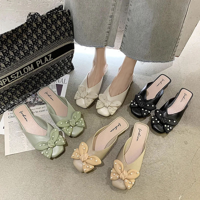 Luxury Pearl Fashion Women's Sandals Flip Flops Casual Home Slippers Women's Sandals Flat Shoes CC Famous Brand Shoes
Luxury Pearl Fashion Women's Sandals Flip Flops Casual Home Slippers Women's Sandals Flat Shoes CC Famous Brand Shoes
