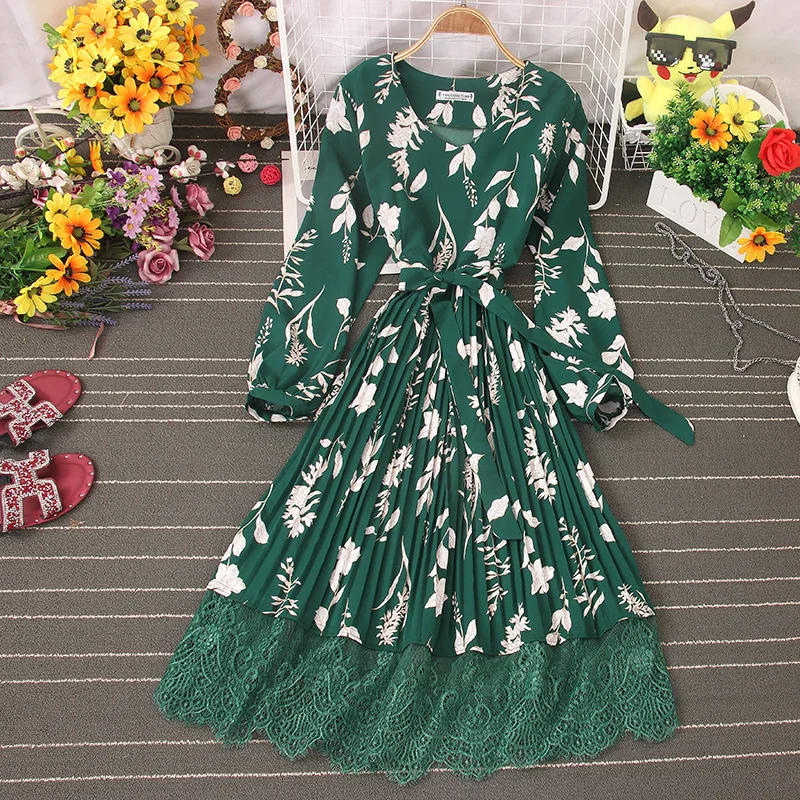 2021 summer off shoulder dress high quality smooth material V neck floral women Midi korean dress, Grey
2021 summer off shoulder dress high quality smooth material V neck floral women Midi korean dress, Grey