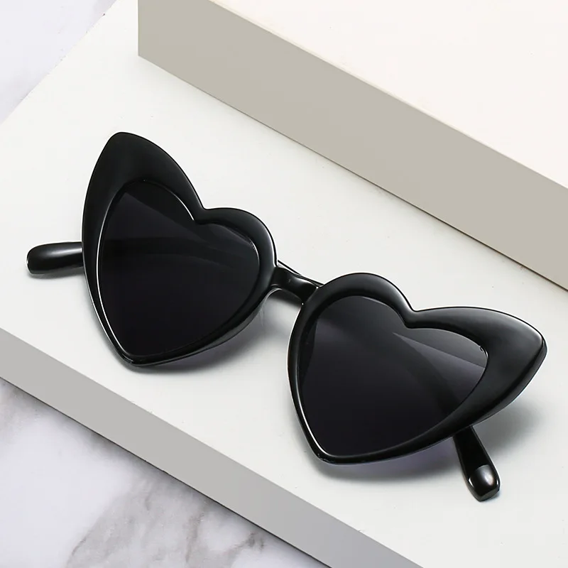 Lmamba 2021 newest kids sunglasses fashion love parent-child peach heart sun glasses kids shades custom
Lmamba 2021 newest kids sunglasses fashion love parent-child peach heart sun glasses kids shades custom