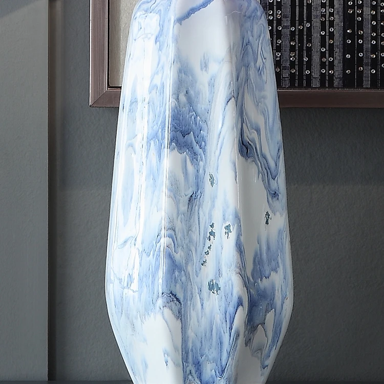 Chinese Porcelain Table Lamp