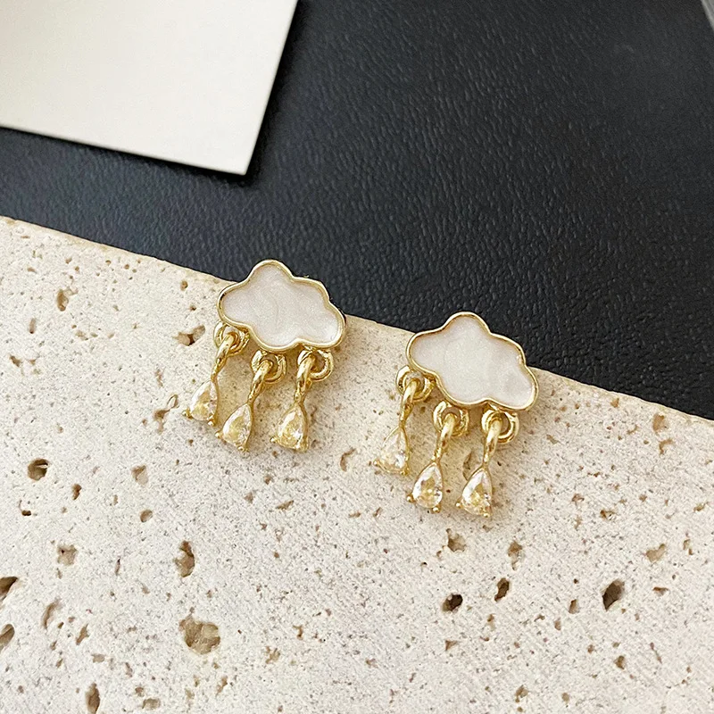 New arrival S925 silver exquisite geometric shape cz zircon water rain cloud drop earrings women, Gold color
New arrival S925 silver exquisite geometric shape cz zircon water rain cloud drop earrings women, Gold color