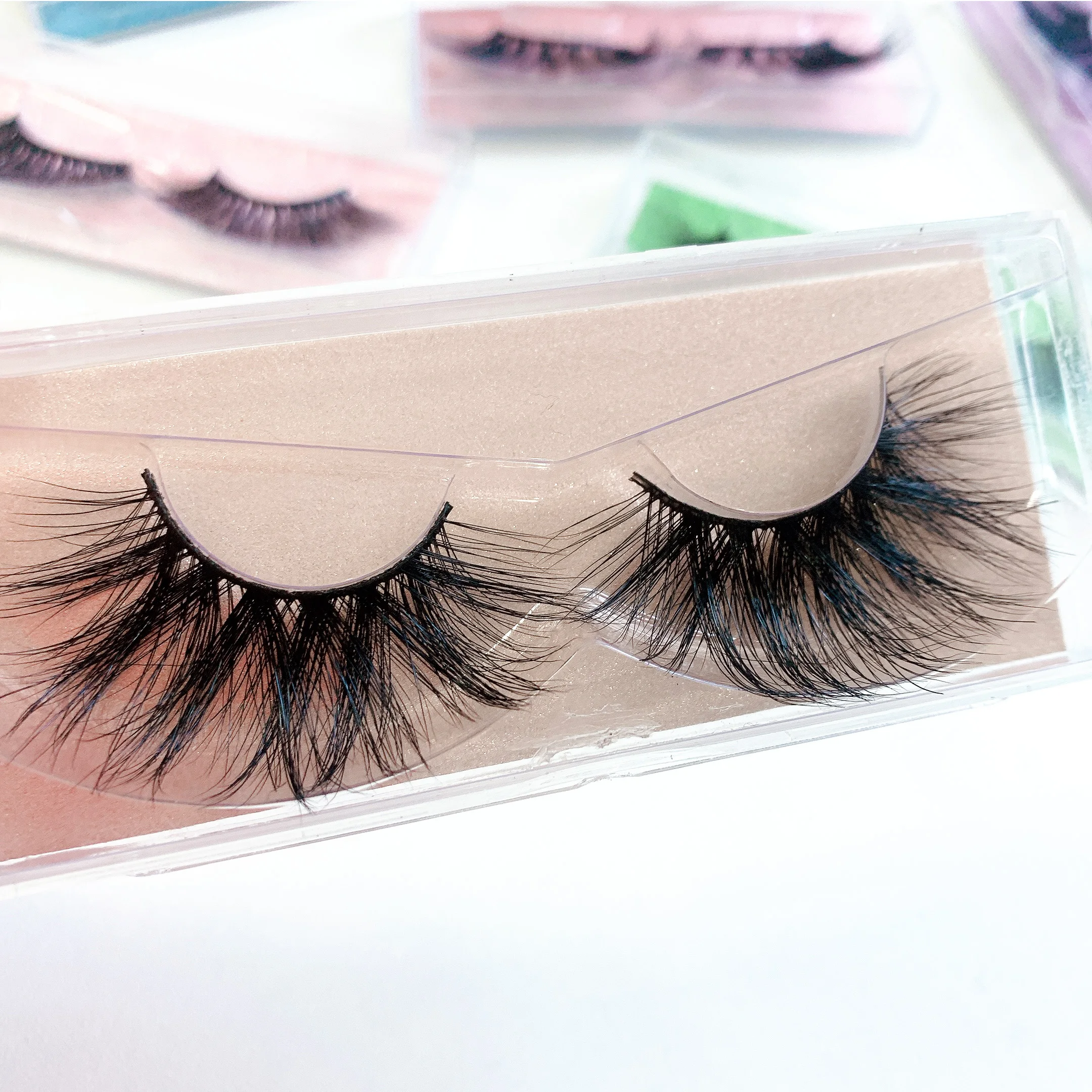 Own Brand vendor Luxury grade 100% mink eyelashe with customized boxes case 3d soft fluffy mink lashes, Black color
Own Brand vendor Luxury grade 100% mink eyelashe with customized boxes case 3d soft fluffy mink lashes, Black color