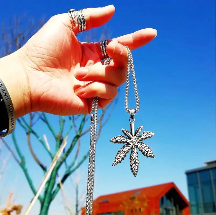 hip hop European and American nightclub hip hop rock simple personality big maple leaf stainless steel necklace pendant for men
hip hop European and American nightclub hip hop rock simple personality big maple leaf stainless steel necklace pendant for men