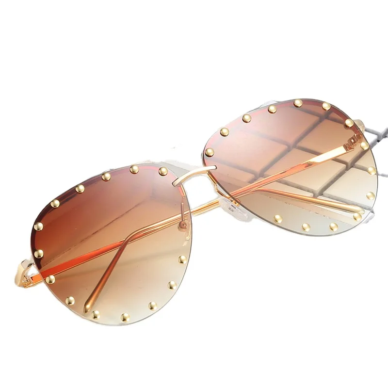 Oversized Pilot Custom Luxury Rivet Red ladies Custom Rimless metal fashion Sunglasses Women
Oversized Pilot Custom Luxury Rivet Red ladies Custom Rimless metal fashion Sunglasses Women