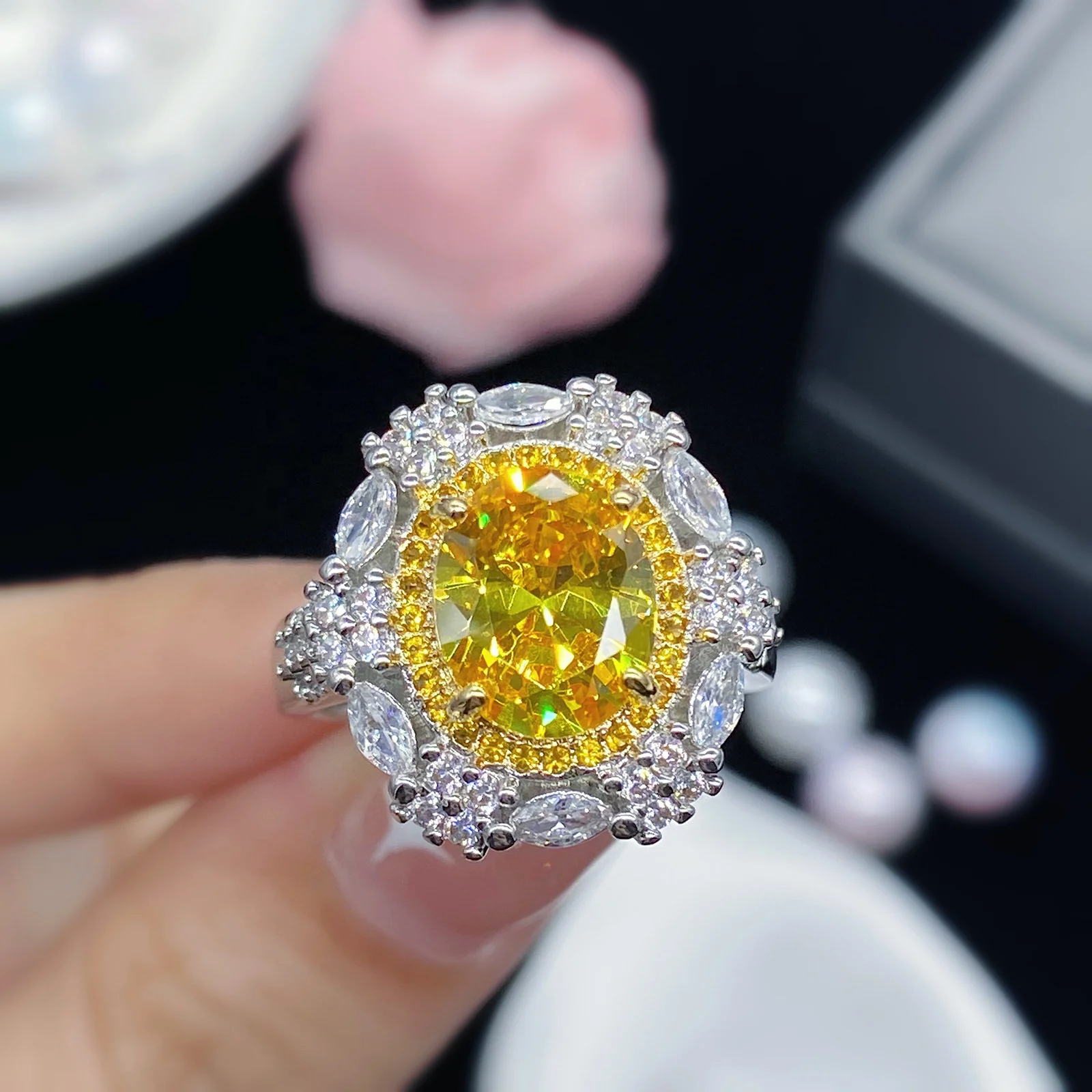 Fashion Wedding Ring oval Shape Cubic Zircon Fine Jewelry For Women Engagement Statement Gift
Fashion Wedding Ring oval Shape Cubic Zircon Fine Jewelry For Women Engagement Statement Gift