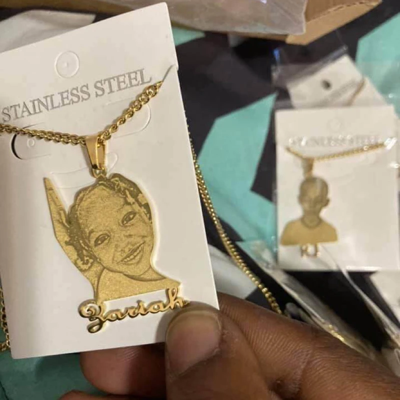 New Custom Photo Necklace Personalized Picture Laser Engraving Women Stainless Steel Memorial Name Pendant For Couple Gifts
New Custom Photo Necklace Personalized Picture Laser Engraving Women Stainless Steel Memorial Name Pendant For Couple Gifts