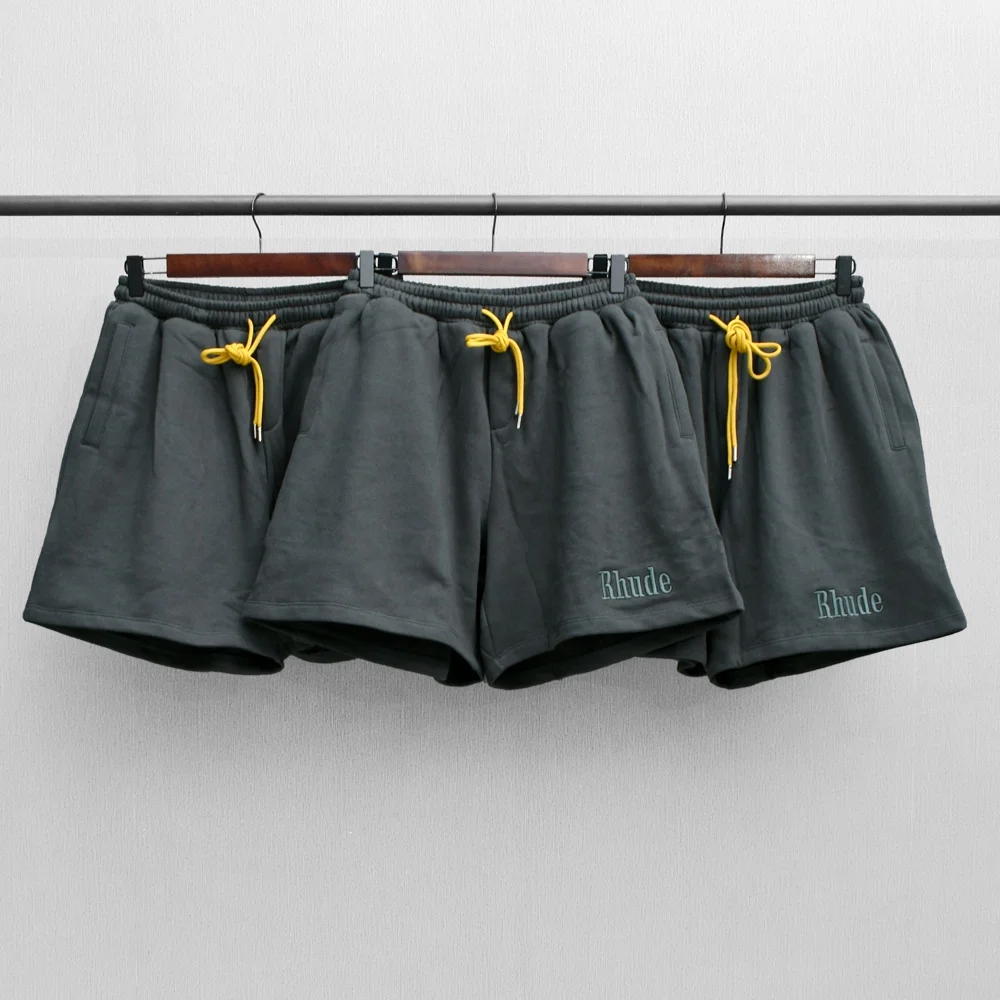 FOG High Street Embroidery Solid Color Retro Shorts High Street Drawstring Dark Gray Shorts Beach Pants Casual
FOG High Street Embroidery Solid Color Retro Shorts High Street Drawstring Dark Gray Shorts Beach Pants Casual