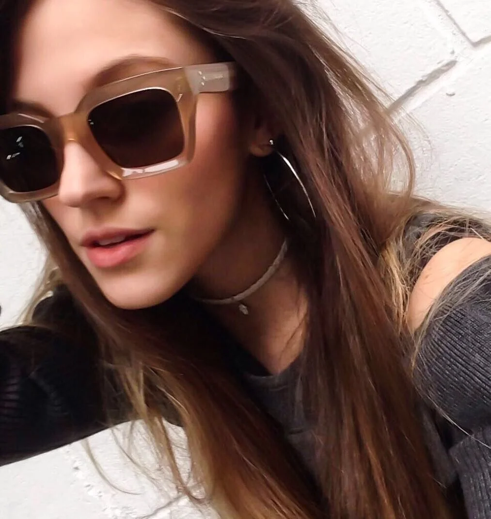 Wholesale Fashion Women Vintage Customized color Square Luxury Big Frame UV400 Shades oversized square sunglasses, Mix color or custom colors
Wholesale Fashion Women Vintage Customized color Square Luxury Big Frame UV400 Shades oversized square sunglasses, Mix color or custom colors