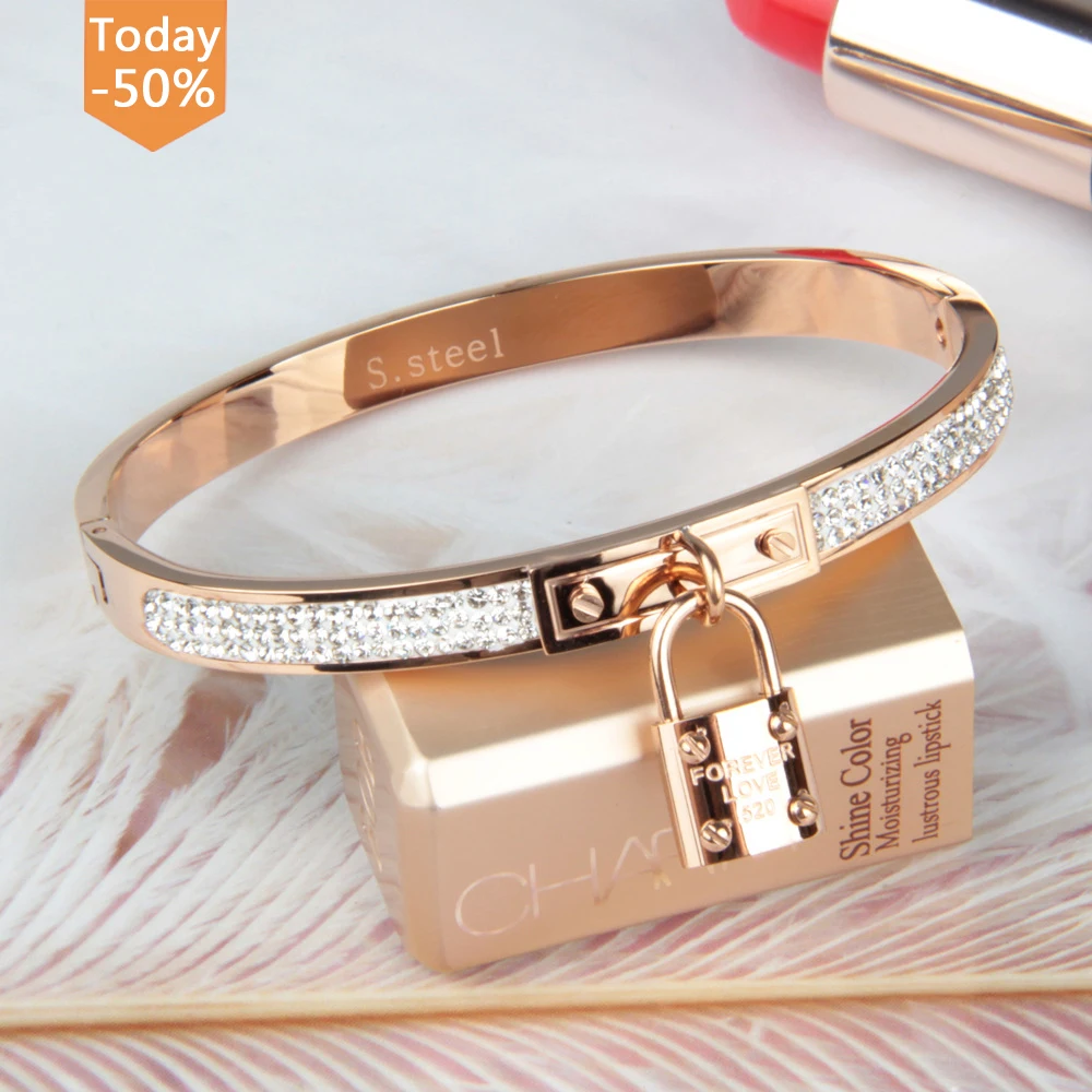 Personalized fashion titanium jewelry gift diamond pendant lock accessories 316L stainless steel women's bracelet
Personalized fashion titanium jewelry gift diamond pendant lock accessories 316L stainless steel women's bracelet