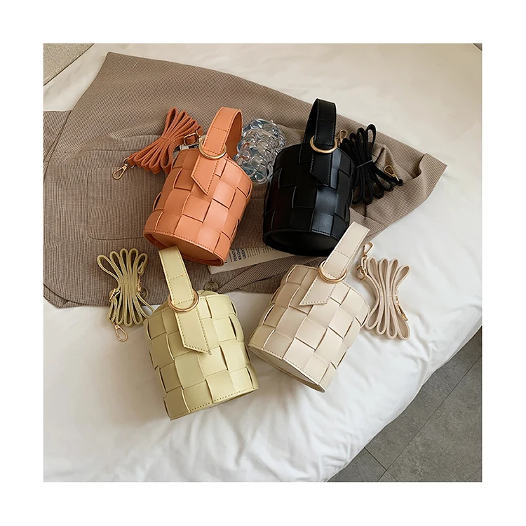 Summer New Cashew Flower Bucket Bags Luxury Paisley Shoulder Crossbody Bags Women Chain Small Handbags Prints Cylinder Purses
Summer New Cashew Flower Bucket Bags Luxury Paisley Shoulder Crossbody Bags Women Chain Small Handbags Prints Cylinder Purses