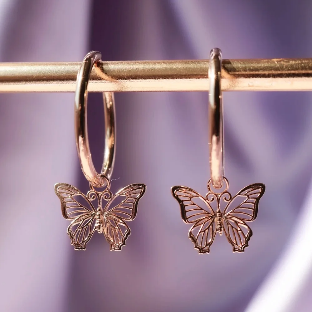 Hot sale Design Trendy Hollow out Butterfly Pendant Hoop Earrings Delicate 18K Gold plated Butterfly Drop Earrings
Hot sale Design Trendy Hollow out Butterfly Pendant Hoop Earrings Delicate 18K Gold plated Butterfly Drop Earrings