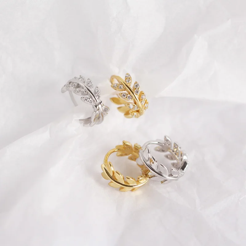 European Luxury Women's Jewelry S925 Sterling Silver Olive Leaf Earrings Clear Rhinestone Crystal Leaves Cuff Earrings, Picture color
European Luxury Women's Jewelry S925 Sterling Silver Olive Leaf Earrings Clear Rhinestone Crystal Leaves Cuff Earrings, Picture color