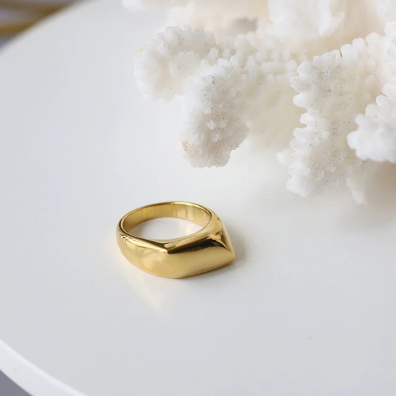 Ring Stainless steel plating 18K gold wholesale Advanced Exquisite Geometry Heavy metal Party Gift
Ring Stainless steel plating 18K gold wholesale Advanced Exquisite Geometry Heavy metal Party Gift
