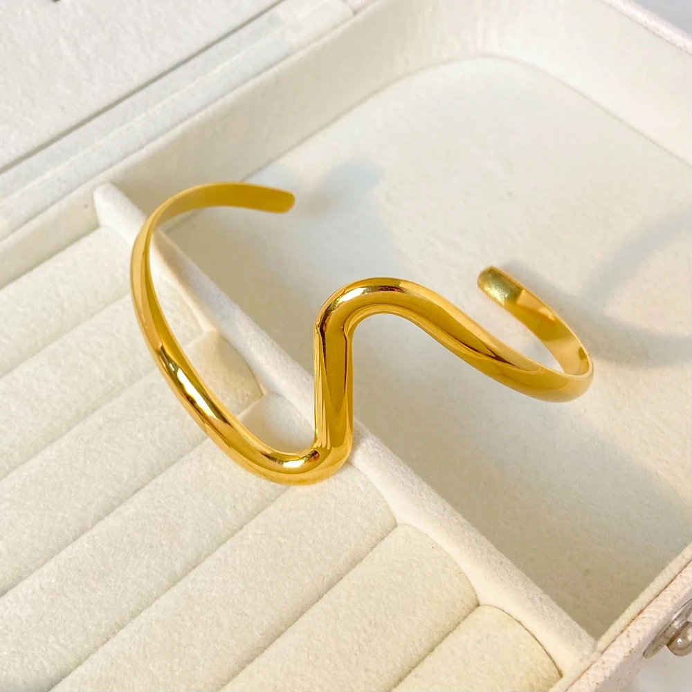 fashion Molten Cuff Bracelet 18k PVD Gold Plated Stainless Steel Tendril Wave Cuff Bangle For Woman Gift Jewelry 2024
fashion Molten Cuff Bracelet 18k PVD Gold Plated Stainless Steel Tendril Wave Cuff Bangle For Woman Gift Jewelry 2024