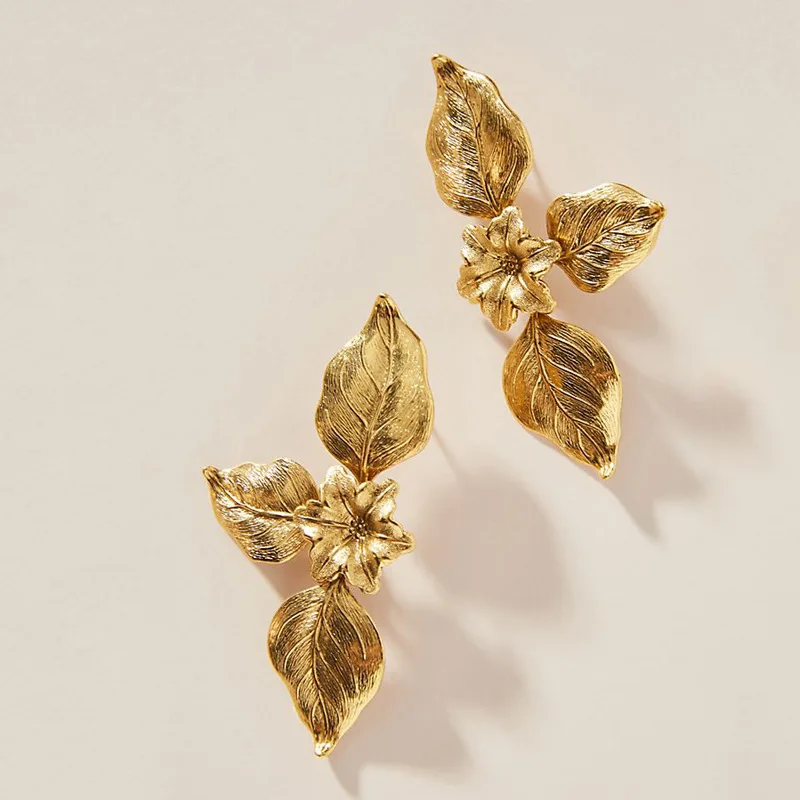 New Style Elegant Gold Flowers Leaf Dangle Earrings for Women Personality Leaf Drop Earring Ideal Party Dating Jewelry Wholesale
New Style Elegant Gold Flowers Leaf Dangle Earrings for Women Personality Leaf Drop Earring Ideal Party Dating Jewelry Wholesale