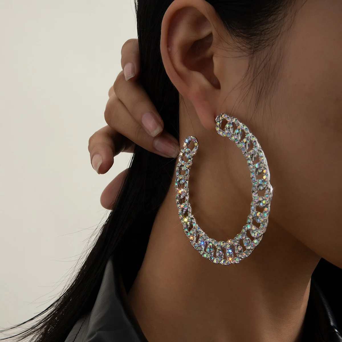 Big Chain Crystal Rhinestone Earrings For Women Round Statement Hoop Earrings Luxury Party Wedding Bride Jewelry, Picture shows
Big Chain Crystal Rhinestone Earrings For Women Round Statement Hoop Earrings Luxury Party Wedding Bride Jewelry, Picture shows