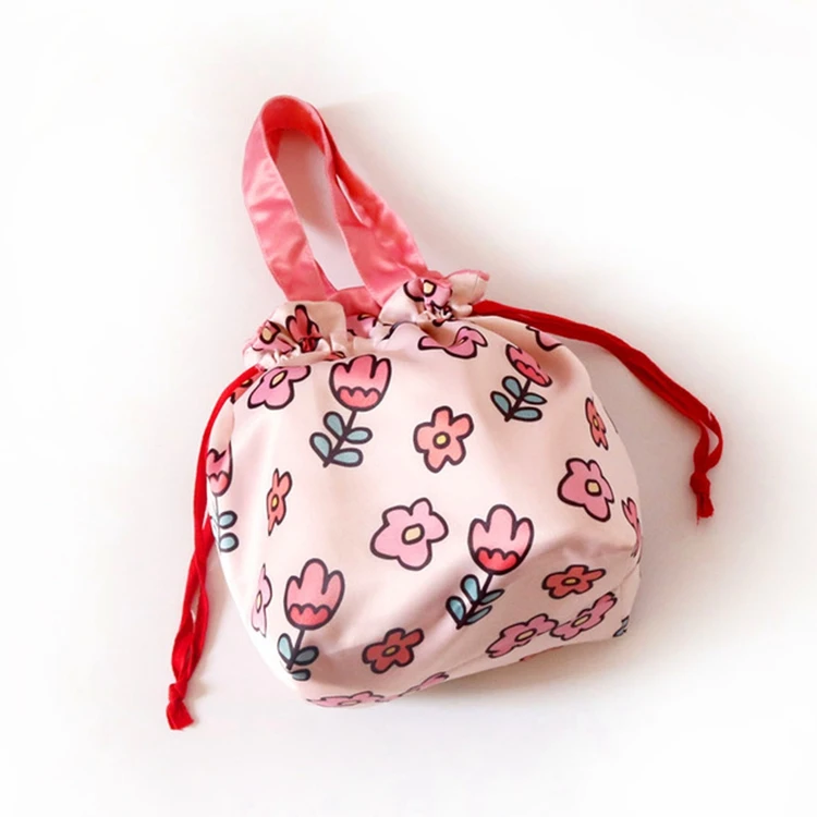 Wholesale Custom Logo fashion popular Tote Cooler Lunch Bag for Kids Picnic Food Lunch Box Bag
Wholesale Custom Logo fashion popular Tote Cooler Lunch Bag for Kids Picnic Food Lunch Box Bag