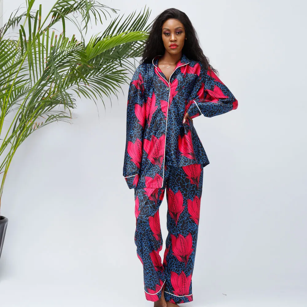 New pajama in African waxcloth printed silk for women in a variety of patterns hot selling women two pieces set
New pajama in African waxcloth printed silk for women in a variety of patterns hot selling women two pieces set