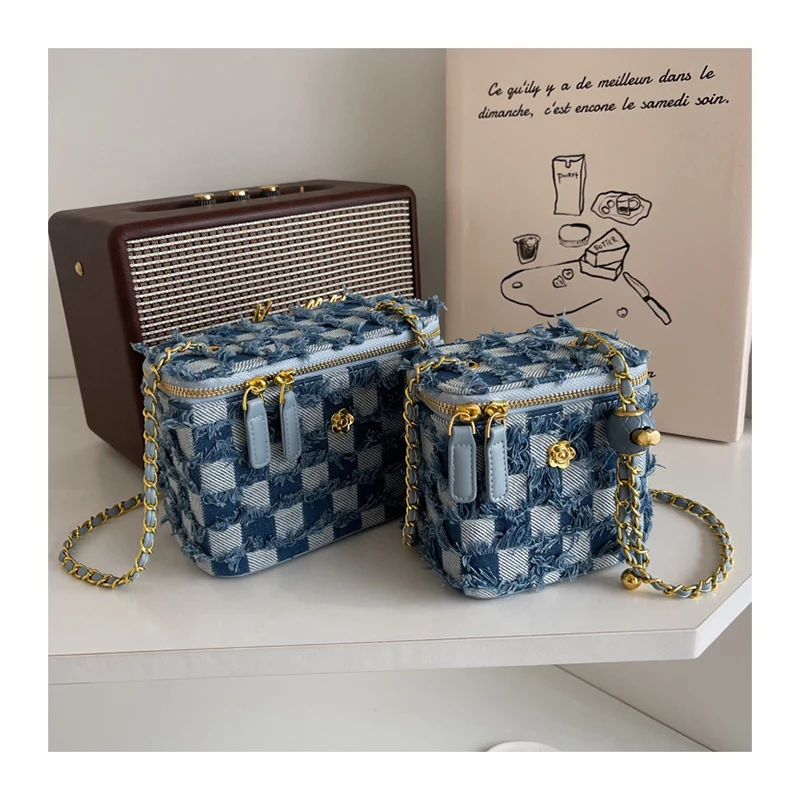 Denim Patchwork Chain Bag for Women 2022 New Korean Fashion Plaid Bucket Bags Double Zipper Trendy Shoulder Messenger Purses Sac
Denim Patchwork Chain Bag for Women 2022 New Korean Fashion Plaid Bucket Bags Double Zipper Trendy Shoulder Messenger Purses Sac