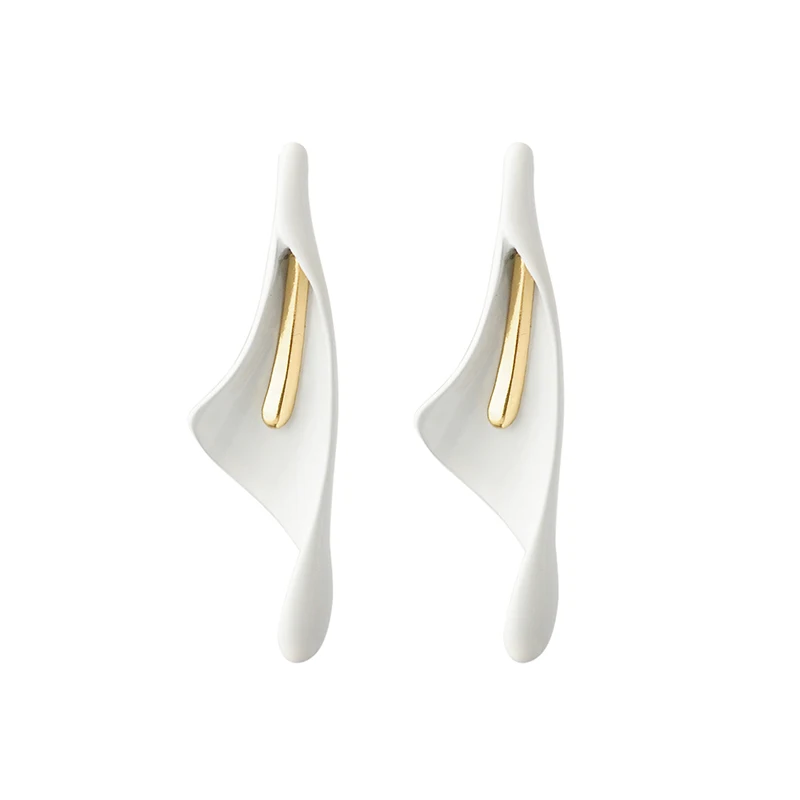 e9122331 New Creative Design Long Beautiful White Zantedeschia Aethiopica Calla Flower Gold Plated Stick Zinc Alloy Earrings
e9122331 New Creative Design Long Beautiful White Zantedeschia Aethiopica Calla Flower Gold Plated Stick Zinc Alloy Earrings