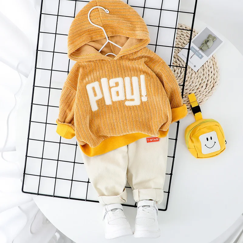 Middle and small children's children's clothing new boys and girls sports and leisure hooded letter sweater long sleeve two-piec
Middle and small children's children's clothing new boys and girls sports and leisure hooded letter sweater long sleeve two-piec