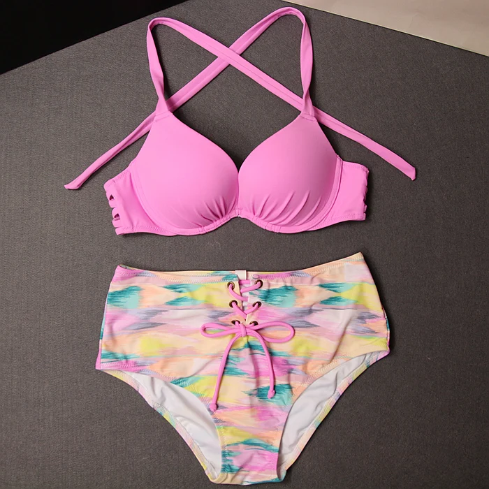 High Quality women print halter neck sexy bikini Underwire and chest pad beach wear bathing suit for girl swimwear Swimsuit
High Quality women print halter neck sexy bikini Underwire and chest pad beach wear bathing suit for girl swimwear Swimsuit