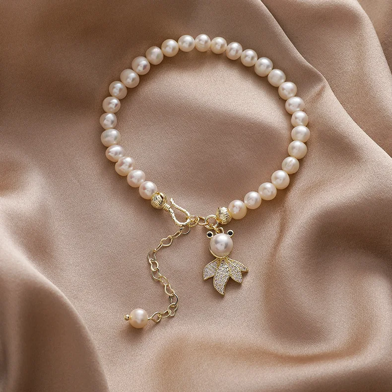 Baroque Freshwater Pearl Goldfish Charm Bracelet for Women Girl Gold Color Shiny Rhinestone Bracelet (KB8284), As picture
Baroque Freshwater Pearl Goldfish Charm Bracelet for Women Girl Gold Color Shiny Rhinestone Bracelet (KB8284), As picture