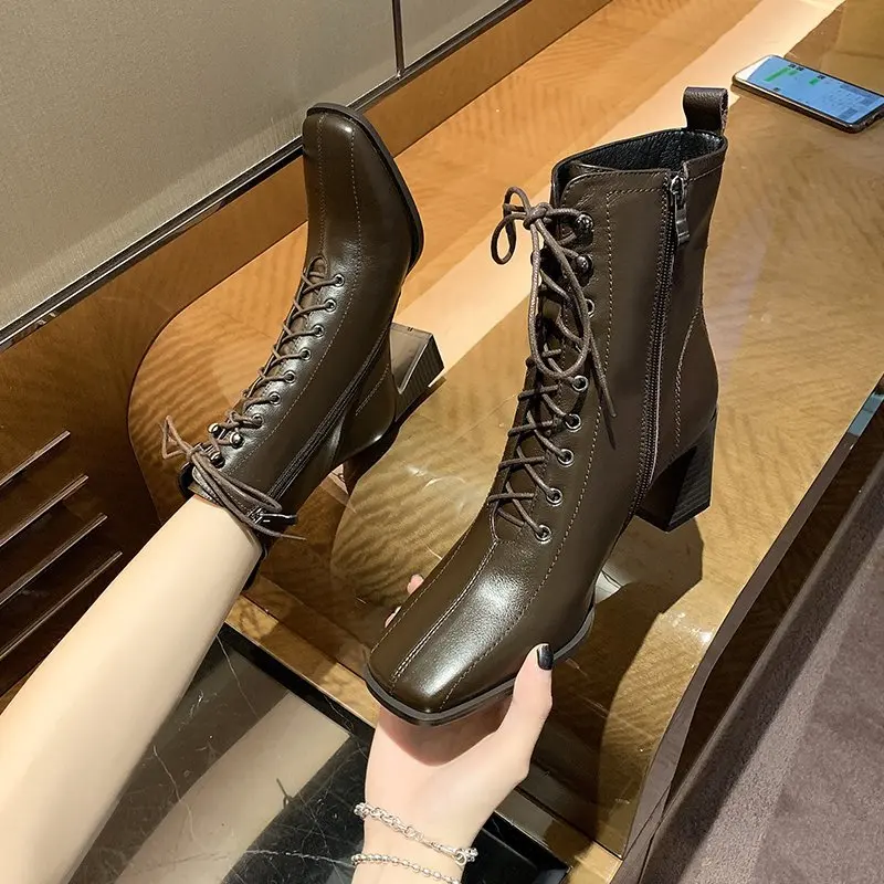 Fashionable Women's Ankle Boots 2020 Summer Fashion Leather Women Shoes Ladies Trainers Footwear, Black/brown
Fashionable Women's Ankle Boots 2020 Summer Fashion Leather Women Shoes Ladies Trainers Footwear, Black/brown