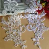 /product-detail/french-lace-fabric-flower-applique-motifs-bridal-lace-appliques-62239335176.html
