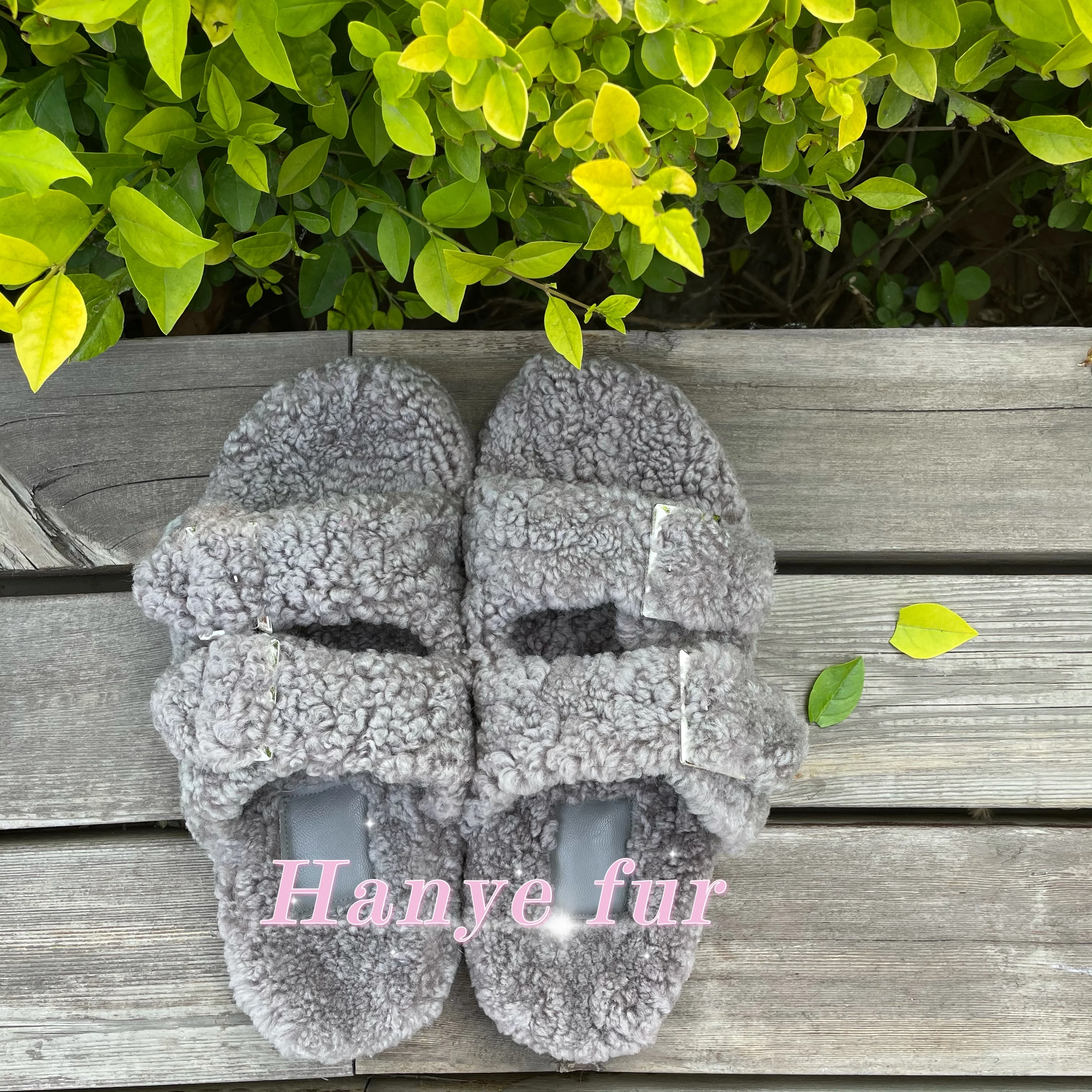 Wholesale open toe slippers ladies winter household fur sheepskin slippers for women slippers, Customized color
Wholesale open toe slippers ladies winter household fur sheepskin slippers for women slippers, Customized color