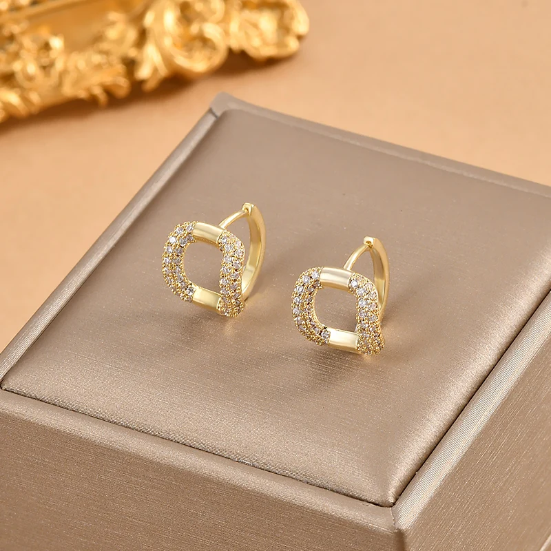 ED65237 Wholesale 2022 Simple and Exquisite Geometric Zircon Square Stud Earrings for Women 14K Gold Plated Women Jewelry
ED65237 Wholesale 2022 Simple and Exquisite Geometric Zircon Square Stud Earrings for Women 14K Gold Plated Women Jewelry