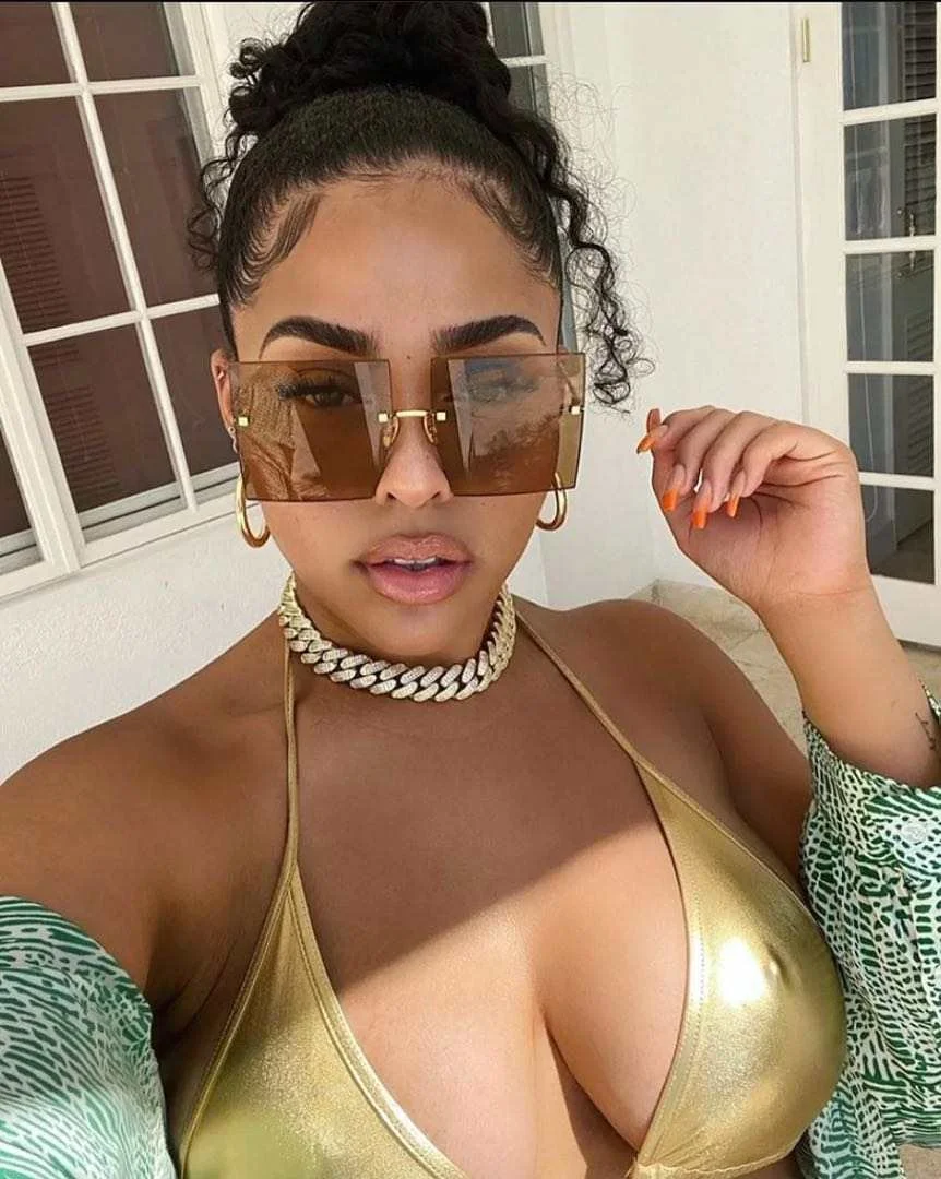 Fashion Unisex Big Frame Sun Shades Gafas De Sol Square Luxury Retro Oversized Unique Sunglasses
Fashion Unisex Big Frame Sun Shades Gafas De Sol Square Luxury Retro Oversized Unique Sunglasses