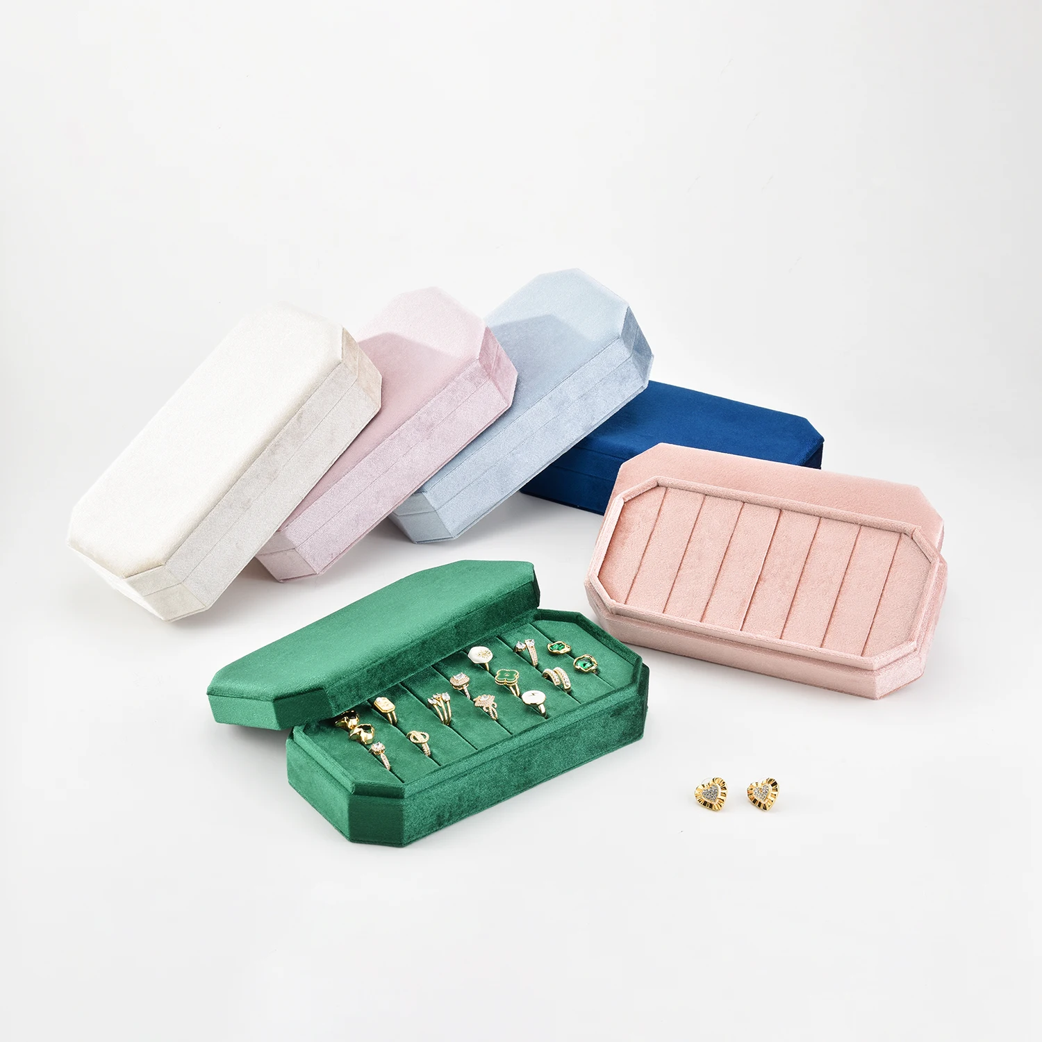 Spot Wholesale Velvet Jewelry Display Tray Ring Earrings Metal Jewelry Ring Display Tray Custom Logo Jewelry Organizer Tray
Spot Wholesale Velvet Jewelry Display Tray Ring Earrings Metal Jewelry Ring Display Tray Custom Logo Jewelry Organizer Tray