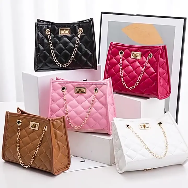 2021 new embroidery ring buckle chain shoulder bag wholesale girl's shopping wallet and phone handbags, Multi colors
2021 new embroidery ring buckle chain shoulder bag wholesale girl's shopping wallet and phone handbags, Multi colors