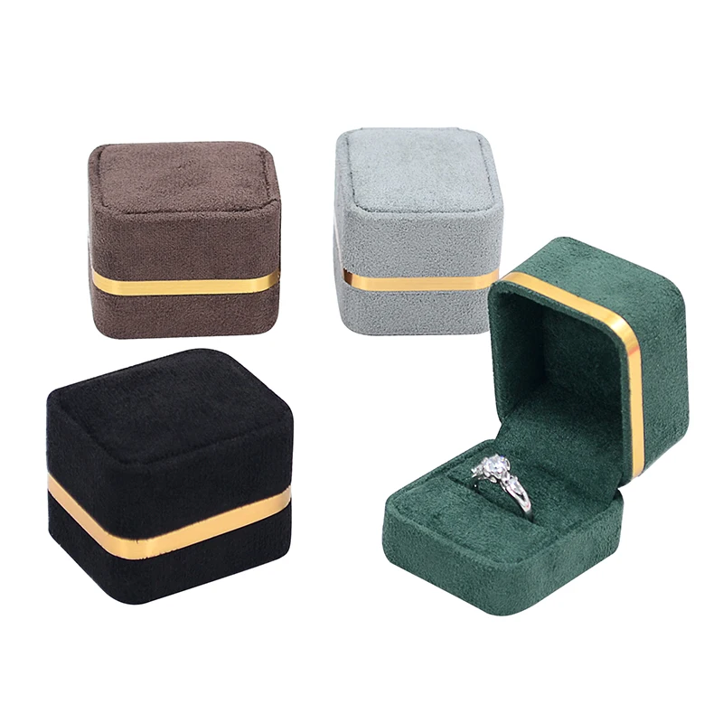 Wholesale Engagement Ring boxes Velvet Antique Wedding Jewelry Packaging box with logo, Purple/green/beige
Wholesale Engagement Ring boxes Velvet Antique Wedding Jewelry Packaging box with logo, Purple/green/beige