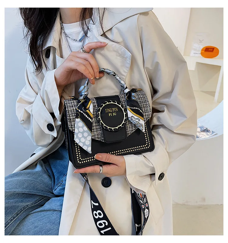 Wholesale custom purchases and handbags 2021 new plaid pattern women hand bags embroidery thread silk scarf tote bag, Customizable
Wholesale custom purchases and handbags 2021 new plaid pattern women hand bags embroidery thread silk scarf tote bag, Customizable