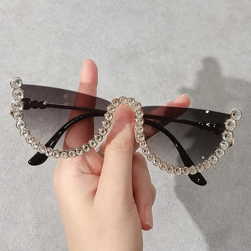 L3059 Bling Bling Luxury Fashion Half Frame Rhinestones Sun Glasses Women Diamond Vintage Sunglasses 2021
L3059 Bling Bling Luxury Fashion Half Frame Rhinestones Sun Glasses Women Diamond Vintage Sunglasses 2021