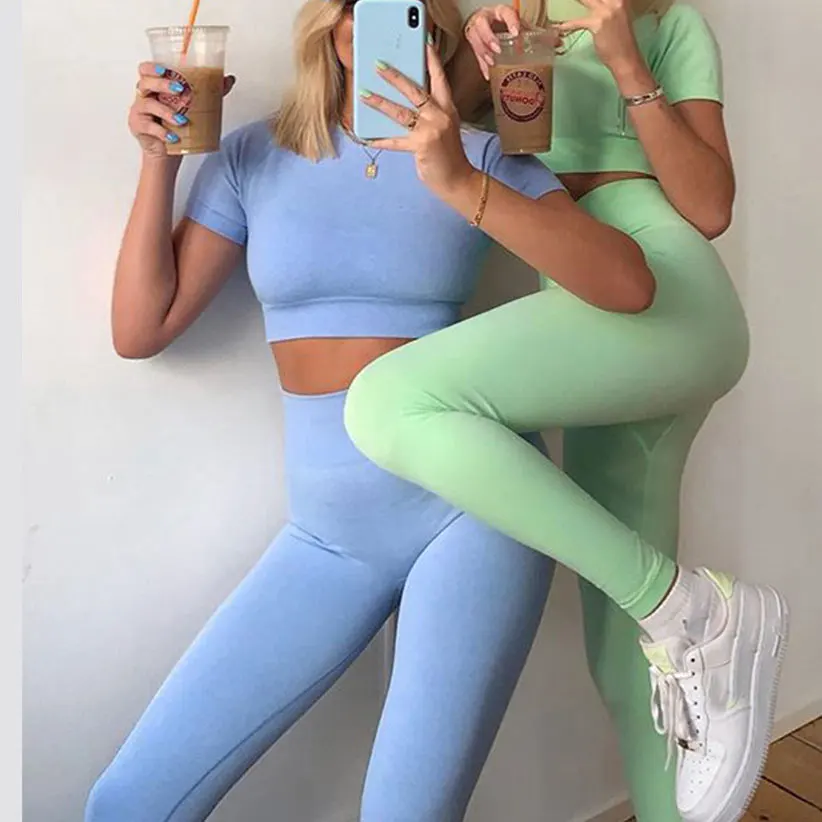 FS2722A Hot sale Seamless jogging sports clothing yoga tops and leggings solid color yoga wear
FS2722A Hot sale Seamless jogging sports clothing yoga tops and leggings solid color yoga wear