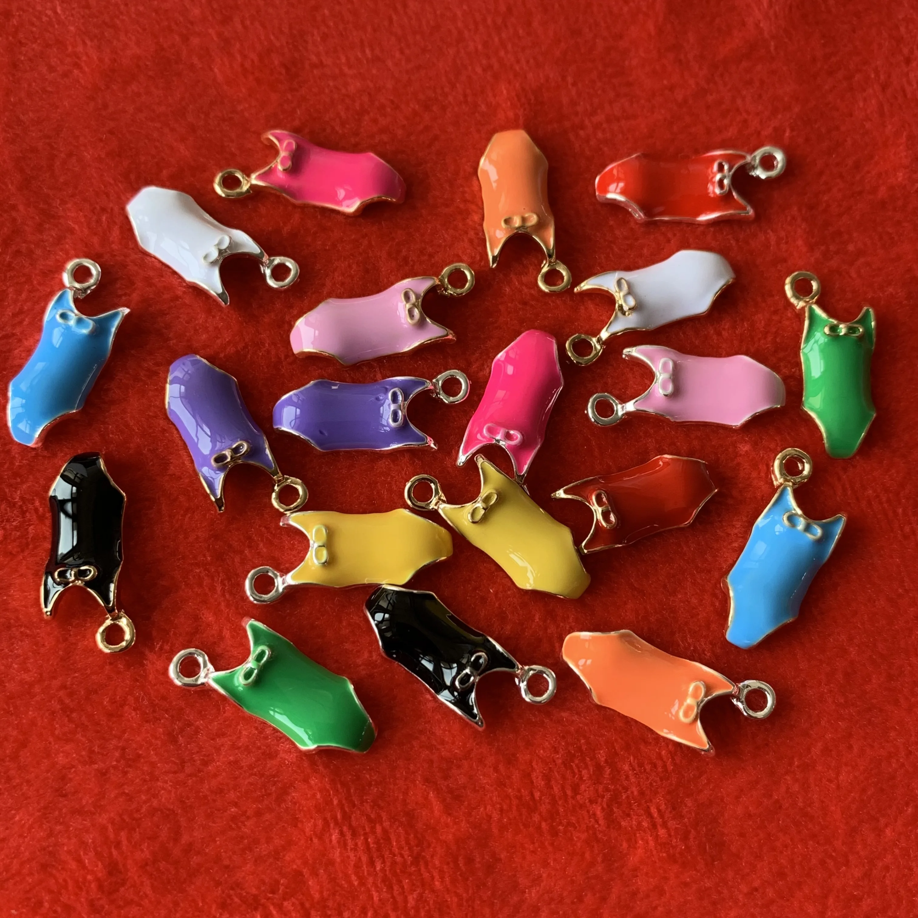 MISS LUV new design fashion lady swimming dress pendant charms color enamel girls summer kirts charms for necklace bracelet
MISS LUV new design fashion lady swimming dress pendant charms color enamel girls summer kirts charms for necklace bracelet