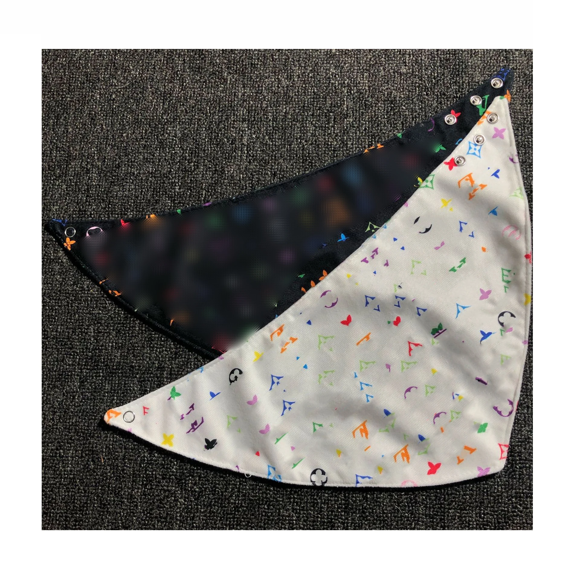 Popular cute adjustable pet scarf luxury logo printed cat dog bandana, Picture shows
Popular cute adjustable pet scarf luxury logo printed cat dog bandana, Picture shows