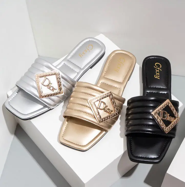 Hot sell women's flat sandals PU vamp summer slippers for women casual and fashion sandle, Black silver gold or customized
Hot sell women's flat sandals PU vamp summer slippers for women casual and fashion sandle, Black silver gold or customized