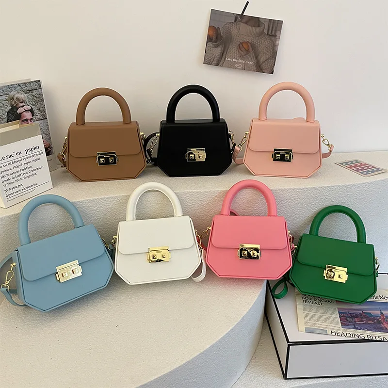 Fashion 2023 women hand bags shoulder ladies handbag pu leather custom purse with logo
Fashion 2023 women hand bags shoulder ladies handbag pu leather custom purse with logo