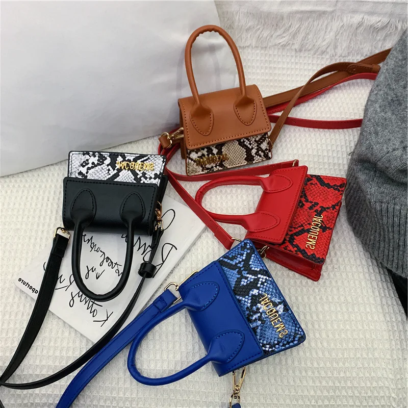 Infuuny 2021 Cross shoulder bag cross-border Autumn/winter European and American fashion serpentine mini hand bag
Infuuny 2021 Cross shoulder bag cross-border Autumn/winter European and American fashion serpentine mini hand bag