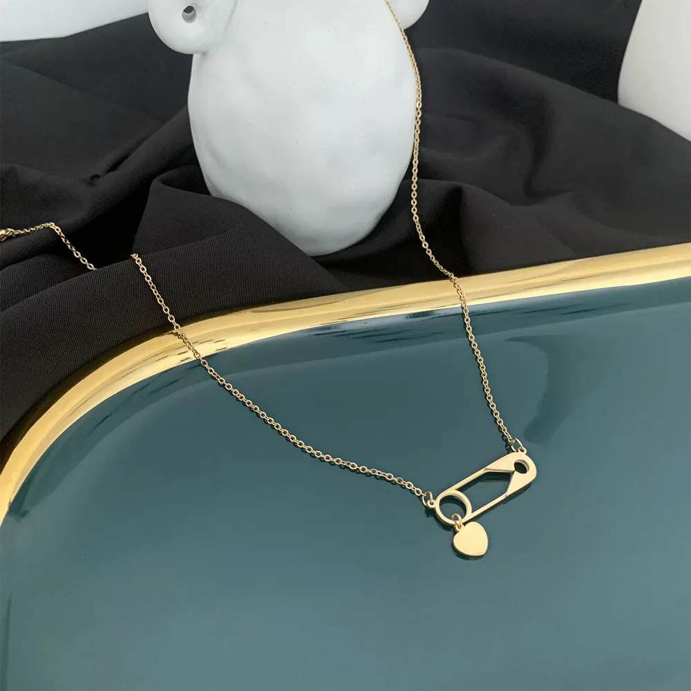 Luxury Personalized Stainless Steel Safety Pin Necklace Fashion Paperclip Love Heart Pendant Necklace For Women
Luxury Personalized Stainless Steel Safety Pin Necklace Fashion Paperclip Love Heart Pendant Necklace For Women