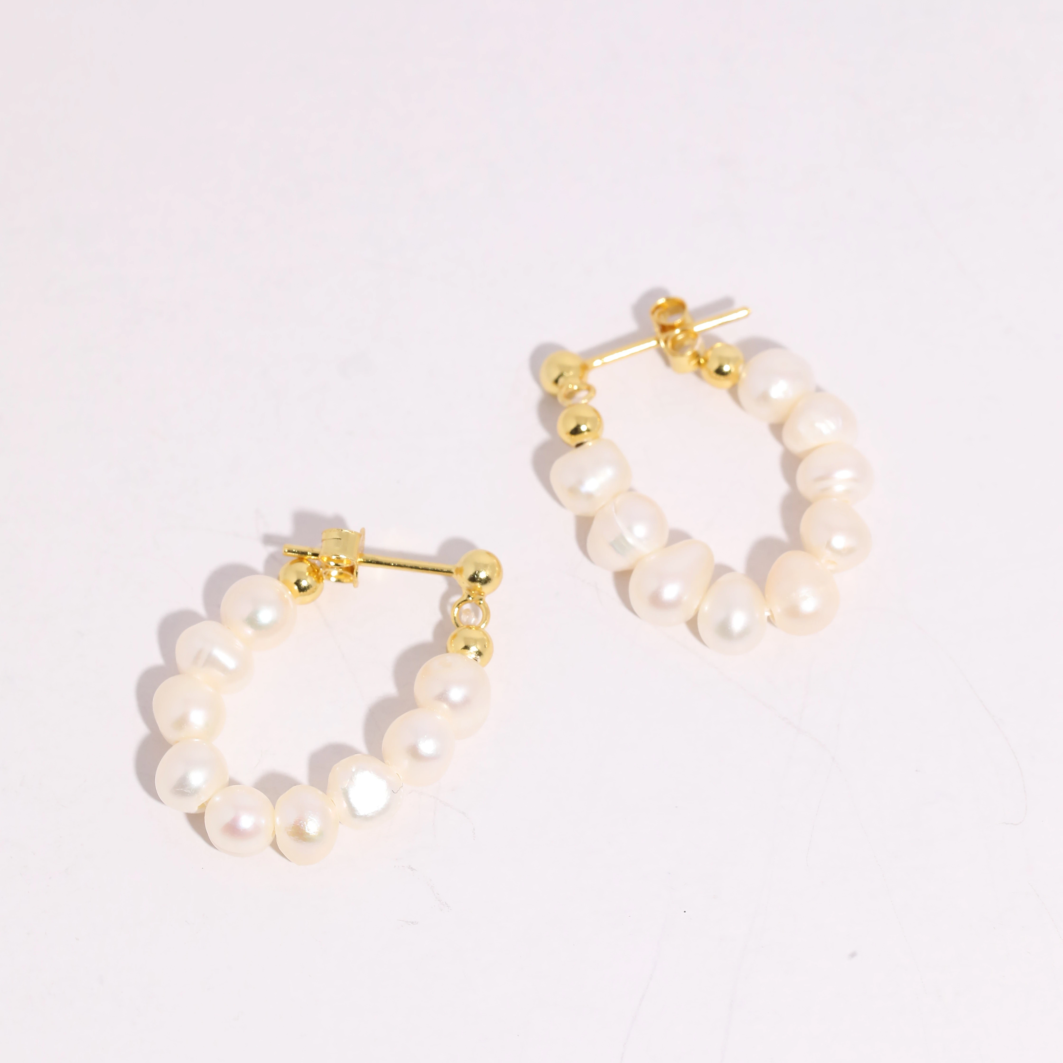 Elegant Trendy 925 Sterling Silver Vogue Jewelry 18K Gold Plated Real Natural Pearl Hoop Circle Earrings for Women
Elegant Trendy 925 Sterling Silver Vogue Jewelry 18K Gold Plated Real Natural Pearl Hoop Circle Earrings for Women