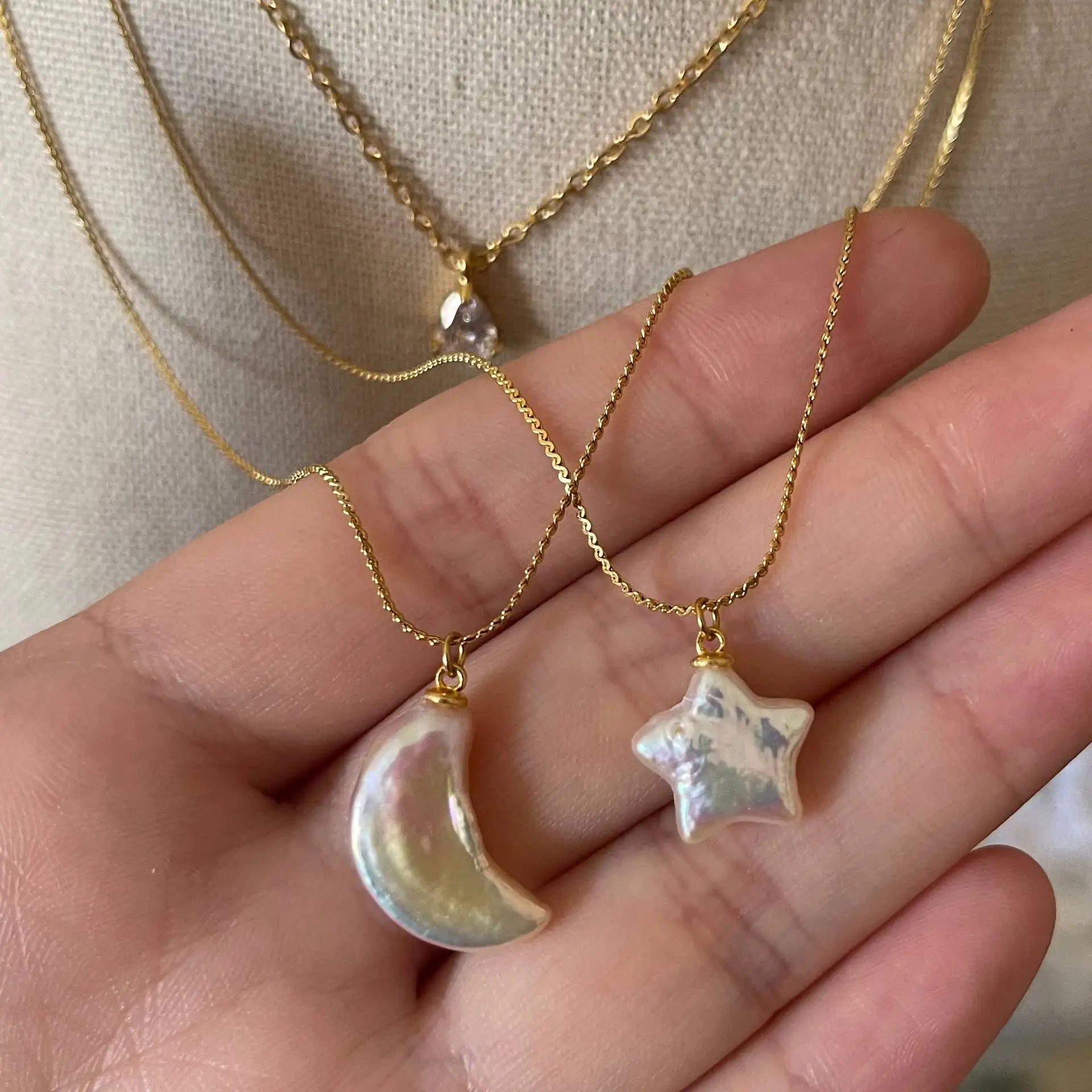 Ins Style Natural Pearl Moon Star Pendant Necklace 18K Gold Plated Pearl Moon And Star Necklaces For Women
Ins Style Natural Pearl Moon Star Pendant Necklace 18K Gold Plated Pearl Moon And Star Necklaces For Women