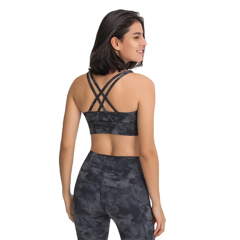 Women adjustable strap sports bra fitness wear camouflage printing sports bra match color workout sets
Women adjustable strap sports bra fitness wear camouflage printing sports bra match color workout sets