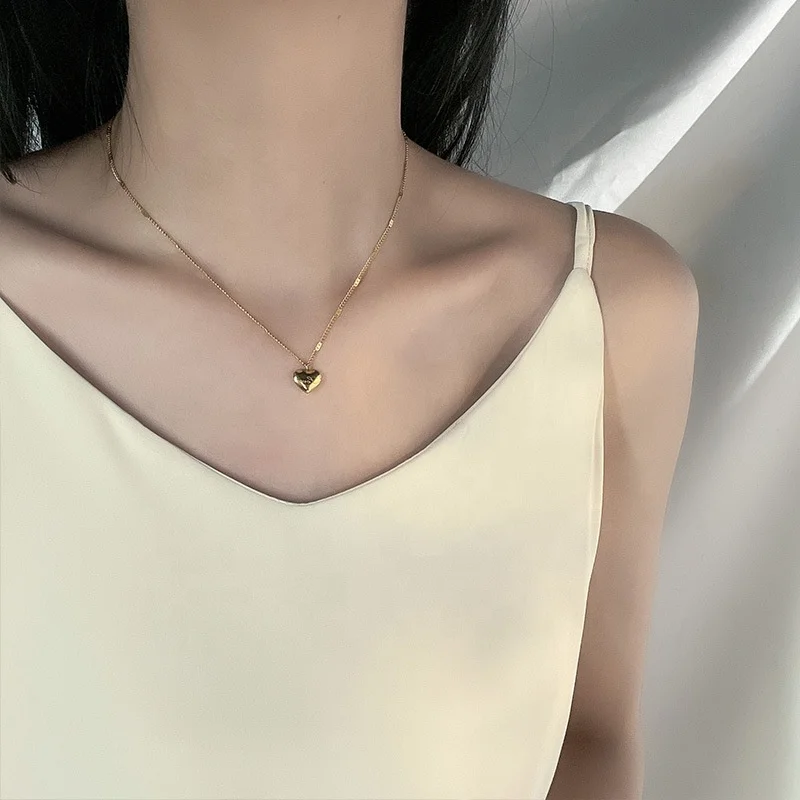 New female summer clavicle chain simple temperament necklace heart stainless steel jewelry
New female summer clavicle chain simple temperament necklace heart stainless steel jewelry